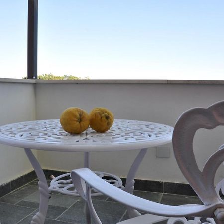 Calise Guest House Прочида Екстериор снимка