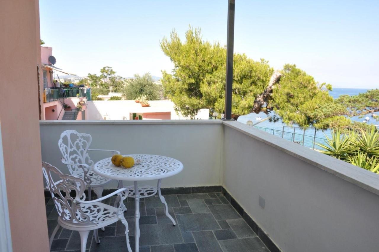 Calise Guest House Прочида Екстериор снимка