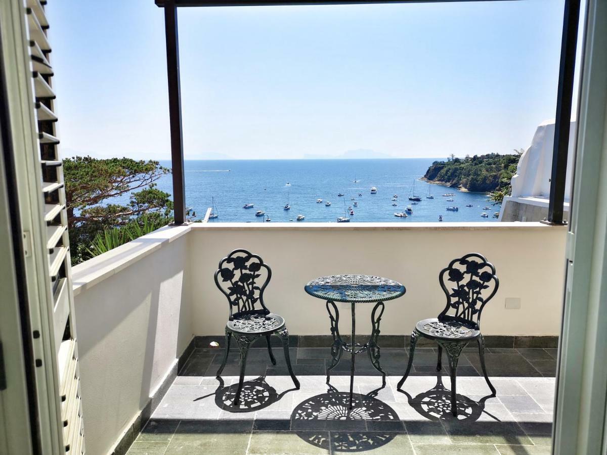 Calise Guest House Прочида Екстериор снимка
